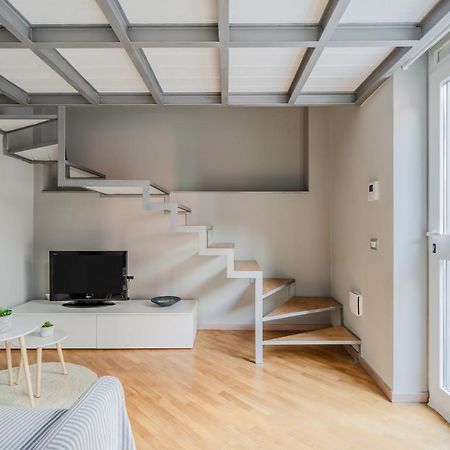 Amazing Milan Loft - 350 M Far From Dateo Station Luaran gambar
